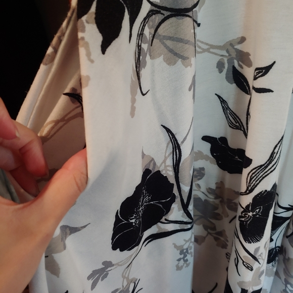 Lularoe Nicole - Picture 2 of 3